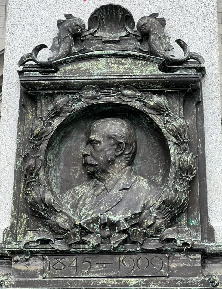Memorial of Sir Alfred Lewis Jones, Liverpool - 02.jpg